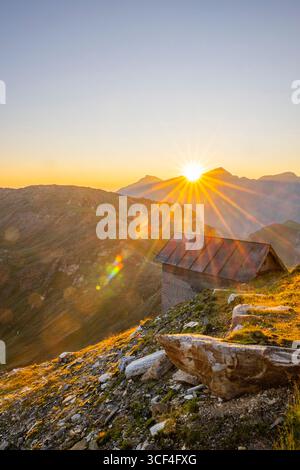 Alba sulle montagne di Hochalpenstraße, vista da "Fuscher Törl", Pinzgau, Salisburghese, Austria, Europa Foto Stock