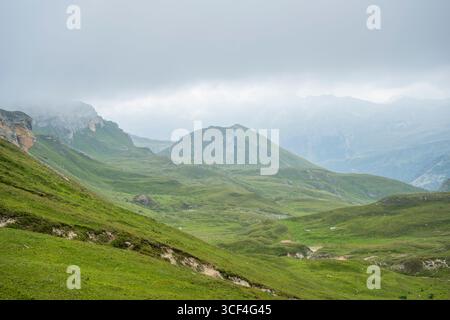 Alba sulle montagne di Hochalpenstraße, vista da "Fuscher Törl", Pinzgau, Salisburghese, Austria, Europa Foto Stock
