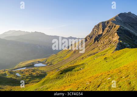 Alba sulle montagne di Hochalpenstraße, vista da "Fuscher Törl", Pinzgau, Salisburghese, Austria, Europa Foto Stock