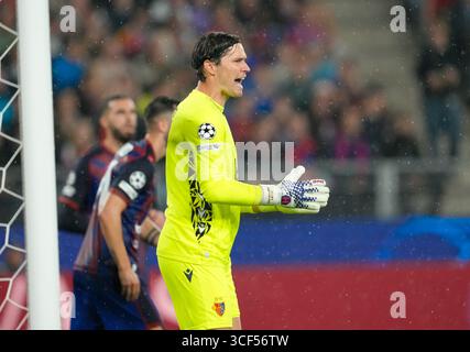Basilea, Svizzera. 20 agosto 2025. Il portiere del Basel 1893 MARWIN HITZ (1) durante la partita di UEFA Champions League tra il Basilea 1893 e il Copenaghen del 20 agosto 2025 a Basilea, Svizzera. La partita terminò con un pareggio di 1-1. (Credit Image: © Scott Coleman/ZUMA Press Wire) SOLO PER USO EDITORIALE! Non per USO commerciale! Foto Stock