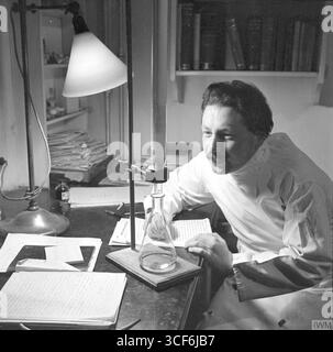 Ernst Chain - Penicillin Past, Present and Future - The Development and Production of Penicillin, England, 1944 Dr Ernest Chain Foto Stock