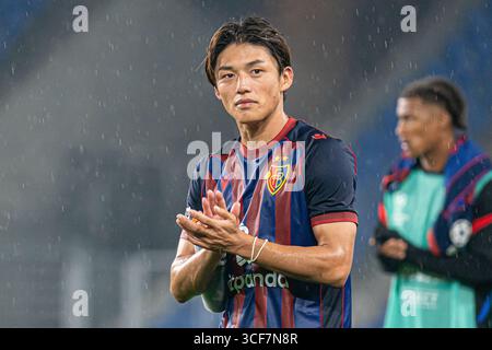 Basilea, Svizzera. 20 agosto 2025. Basilea, Svizzera, 20 agosto 2025 Keigo Tsunemoto (6 FC Basilea 1893) dopo la partita Play-off di UEFA Champions League tra FC Basilea 1893 e F.C. Copenhagen al St. Jakob Park di Basilea, Svizzera. (Priscila Bütler/SPP) credito: SPP Sport Press Photo. /Alamy Live News Foto Stock