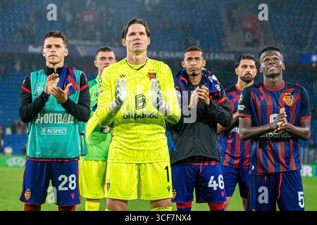 Basilea, Svizzera. 20 agosto 2025. Basilea, Svizzera, 20 agosto 2025 FC Basilea 1893 giocatori dopo la partita di play-off di UEFA Champions League tra FC Basilea 1893 e F.C. Copenhagen al St. Jakob Park di Basilea, Svizzera. (Priscila Bütler/SPP) credito: SPP Sport Press Photo. /Alamy Live News Foto Stock