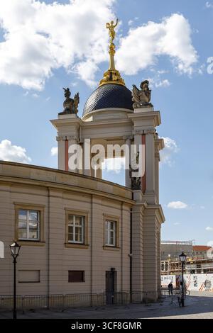 Portale fortuna presso il Palazzo della città di Potsdam e il Parlamento dello Stato di Brandeburgo, Potsdam, Brandeburgo, Germania Foto Stock