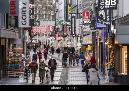 Strade dello shopping a Colonia dopo il blocco nella crisi Corona, zona pedonale Hohe Strasse Foto Stock