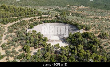 Sito archeologico antico di Epidauro in Grecia, famoso teatro greco antico e santuario di Asclepio nel Peloponneso Foto Stock