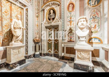 Roma, Italia - 28 dicembre 2023: Interno del museo Galleria Borghese, nessuno Foto Stock