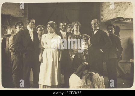 Attori che si esibiscono in un campo di prigionia a Osnabrück, 1916. Foto Stock