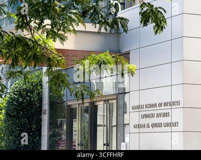 Fordham University, Gabelli School of Business, Student Affairs, Gerald M. Quinn Library, esterno dell'edificio, 150 West 62nd Street, Manhattan, New York Foto Stock