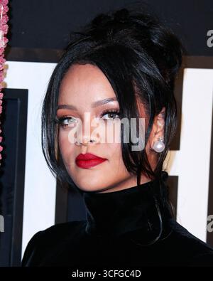 (FILE) Fondazione Clara Lionel di Rihanna per dare risalto all'arte caraibica con la partnership della New Mellon Foundation. MANHATTAN, NEW YORK CITY, NEW YORK, Stati Uniti d'America - 12 SETTEMBRE: La cantante, attrice, donna d'affari e Rihanna umanitaria (Robyn Rihanna Fenty) con indosso un abito Givenchy arriva al 5th Annual Diamond Ball di Rihanna a beneficio della Fondazione Clara Lionel tenutasi a Cipriani Wall Street il 12 settembre 2019 a Manhattan, New York City, New York, Stati Uniti. (Foto di Xavier Collin/Image Press Agency) Foto Stock