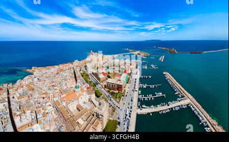 Vista panoramica aerea della Chiesa di San Francesco d'Assisi o della Chiesa di San Francesco. Trapani è una città sulla costa occidentale dell'isola di Sicilia in Italia. Foto Stock