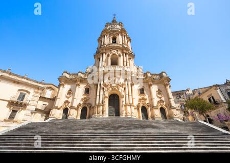 Il Duomo di San Giorgio o la Cattedrale di San Giorgio a Modica. Modica è una città della Sicilia meridionale, in Italia. Foto Stock