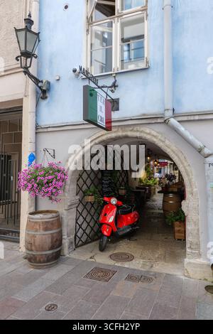 Architettura della città di Talinn, capitale dell'Estonia Foto Stock