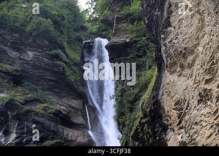 Il Reichenbach rientra nel comune di Schattenhalb nel cantone di Berna, in Svizzera Foto Stock