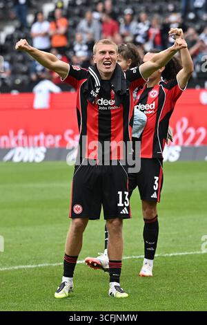 Francoforte, Germania. 23 agosto 2025. Fussball 1. Bundesliga 1. Spieltag Eintracht Frankfurt - SV Werder Brema am 23.08.2025 im Deutsche Bank Park a Francoforte Rasmus Kristensen ( Francoforte ) le normative DFL vietano qualsiasi uso di fotografie come sequenze di immagini e/o quasi-video. Foto: Revierfoto credito: ddp media GmbH/Alamy Live News Foto Stock