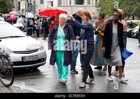 Stefanie Remlinger bei der Feier zur Umbenennung der Berliner Mohrenstraße ad Anton-Wilhelm-amo-Straße. Berlino, 23.08.2025 *** Stefanie Remlinger alla cerimonia per rinominare Berlins Mohrenstraße in Anton Wilhelm amo Straße Berlin, 23 08 2025 foto:xAgenturxWehnertx/xGränzdörferx/xFuturexImagex mohrenstrasse 5808 Foto Stock