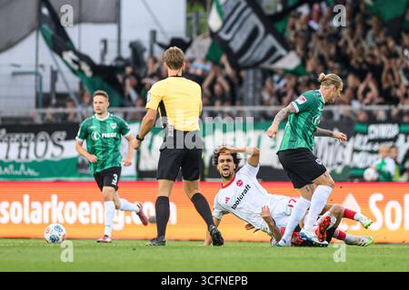 MUNSTER, GERMANIA - 22 AGOSTO 2025: , Partita di calcio della 2.Bundesliga SC Preussen Munster – 1. FC Nurnberg presso LVM-Preussenstadion Foto Stock