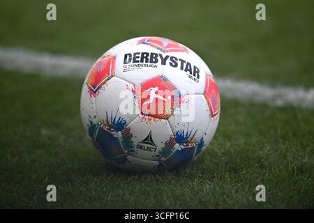 Francoforte, Germania. 23 agosto 2025. Fussball 1. Bundesliga 1. Spieltag Eintracht Frankfurt - SV Werder Brema am 23.08.2025 im Deutsche Bank Park di Francoforte le normative Derbystar Spielball DFL vietano qualsiasi uso di fotografie come sequenze di immagini e/o quasi-video. Foto: Revierfoto credito: ddp media GmbH/Alamy Live News Foto Stock