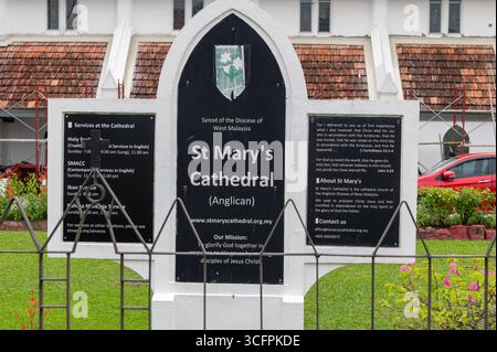 Cattedrale di Santa Maria a Kuala Lumpur, Malesia. E' uno degli edifici del Patrimonio Nazionale della Malesia, conosciuto per la sua architettura neogotica. Lo era Foto Stock