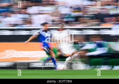 MOENCHENGLADBACH, GERMANIA - 24 AGOSTO 2025: - Partita di calcio della Bundesliga Borussia Moenchengladbach contro Hamburger SV al Borussia Park. Foto Stock