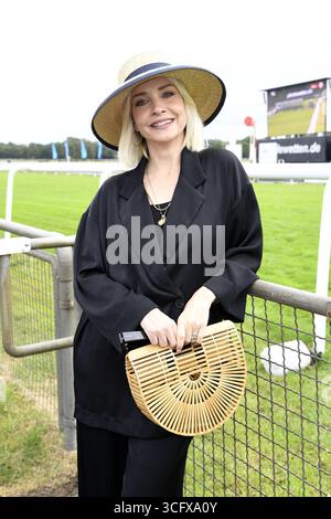 Janin Ullmann beim Audi Ascot Renntag auf der Galopprennbahn Neue Bult ad Hannover - Langenhagen AM 24.08.2025 *** Janin Ullmann al giorno di gara Audi Ascot all'ippodromo Neue Bult di Hannover Langenhagen il 24 08 2025 Foto Stock