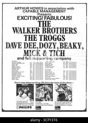 The Walker Brothers Big UK Tour ottobre 1966. I gruppi di supporto includevano The Troggs e Dave Dee, Dozy Beaky Mick e Tich. Due spettacoli per ogni sede. Questa pubblicità a pagina intera è apparsa sulla stampa musicale del Regno Unito e ha mostrato gli album di tutti e tre i gruppi su Fontana e Philips Foto Stock