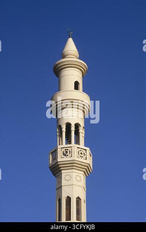 Minareto della moschea dello sceicco Zayed, Abu Dhabi, Emirati Arabi Uniti. Foto Stock