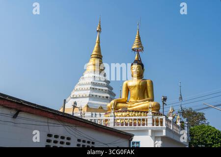 Wat Chiang Yuen a Chaing mai in Thailandia Foto Stock