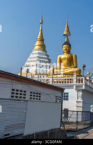 Wat Chiang Yuen a Chaing mai in Thailandia Foto Stock