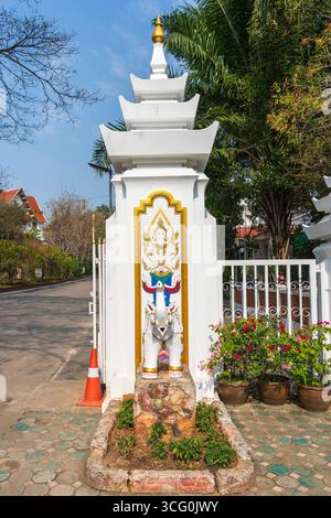 Tempio di Phra That Doi Kham vicino a Chiang mai in Thailandia Foto Stock