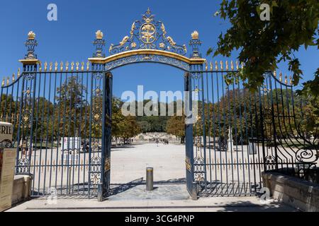 I Giardini delle fontane, noti anche come les Jardins de la Fontaine, a Nimes, Provenza, Francia Foto Stock
