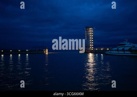 Torre Moleturm di notte a Friedrichshafen, Lago di Costanza Foto Stock