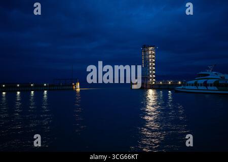 Torre Moleturm di notte a Friedrichshafen, Lago di Costanza Foto Stock