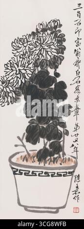 Crisantemo in vaso Qi Baishi - inchiostro cinese e scorrimento verticale a colori con calligrafia Foto Stock