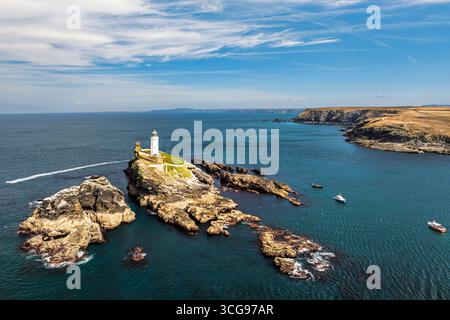 Faro di Godrevy da un drone, Godrevy Island, St Ives Bay, Cornovaglia, Inghilterra Foto Stock