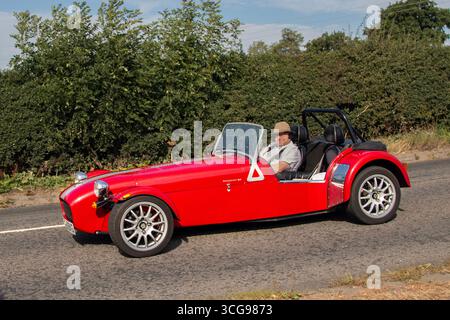 2013 Red Caterham Roadsport SV 40 benzina 1598 cc, motore 1,6 Sigma Roadsport 125; viaggio a Congleton, Cheshire Classic Car Show, Regno Unito Foto Stock