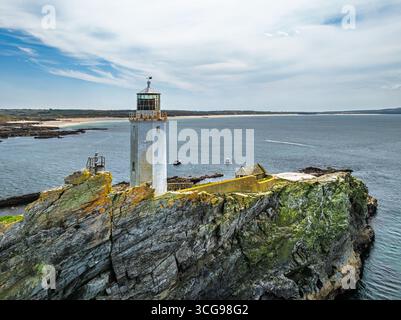 Faro di Godrevy da un drone, Godrevy Island, St Ives Bay, Cornovaglia, Inghilterra Foto Stock