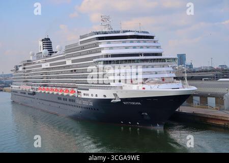 La nave da crociera della Holland America Line mv Rotterdam ormeggiata al terminal QE2 di Southampton. Foto Stock