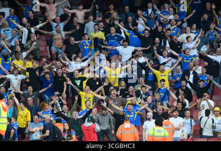 Londra, Regno Unito. 23 agosto 2025. Arsenal contro Leeds United - Premier League - Emirates Stadium - Londra. Sostenitori del Leeds United. Crediti immagine: Mark Pain/Alamy Live News Foto Stock