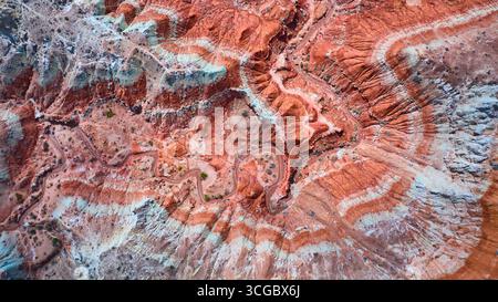 Aerial Desert Rock Layers e Serpentine Road Kanab Utah Foto Stock