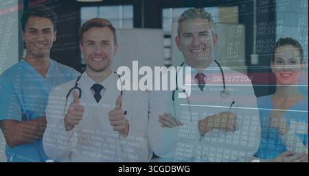 Squadra medica sorridente in piedi insieme in corridoio clinica, con stetoscopi e sovrapposizione codice Foto Stock