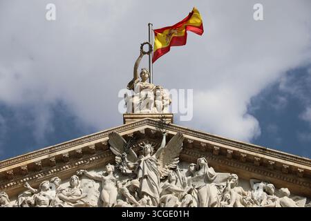 Madrid, Spagna - 13 agosto 2025: Facciata principale della Biblioteca Nazionale di Spagna Foto Stock