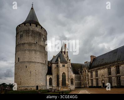 Torre rotonda e ala Longueville di Château de Châteaudun, Francia Foto Stock