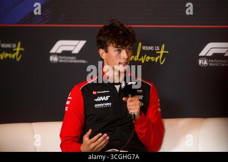 Zandvoort, Rieti, Nederlands. 28 agosto 2025. Oliver Bearman (GBR) - Haas F1 Team durante la Formula 1 Heineken Dutch Grand Prix 2025, Zandvoort, Nederlands, dal 28 al 31 agosto - Round 15 del 24 del 2025 F1 World Championship (Credit Image: © Alessio De Marco/ZUMA Press Wire) SOLO USO EDITORIALE! Non per USO commerciale! Foto Stock