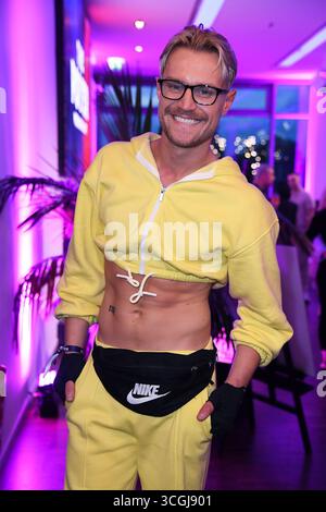 Aaron Königs beim Premieren-Event von THE POWER di Joyn auf dem Alice Rooftop & Garden a Berlino AM 28.08.2025 *** Aaron Königs al primo evento del POTERE di Joyn all'Alice Rooftop Garden di Berlino il 28 08 2025 Foto Stock