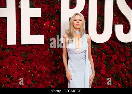 Londra, Regno Unito, 28 agosto 2025. La modella Olivia Arben posa per la stampa Cristina Massei/Alamy Live News Foto Stock