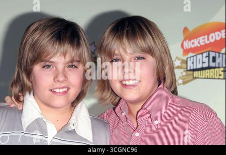 Dylan e Cole Sprouse al 20° Nickelodeon Kids Choice Awards tenutosi al Pauley Pavilion nel campus UCLA di Los Angeles - 31 marzo 2007 Foto Stock