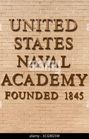 Cartello d'ingresso della United States Naval Academy al Barry Gate di Annapolis, Maryland, USA. Ingresso pedonale principale all'Accademia navale. Foto Stock