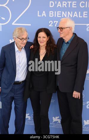 Venezia, Italia, 29 agosto 2025. Seymour M. Hersh, la regista Laura Poitras e Mark Obenhaus alla chiamata fotografica per la copertura del film alla 82a Mostra Internazionale d'Arte cinematografica di Venezia. Credito fotografico: Doreen Kennedy / Alamy Live News. Foto Stock