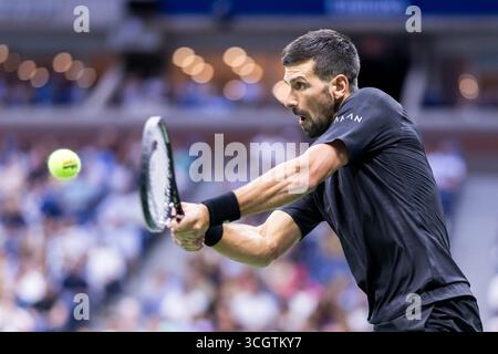 Flushing Meadow, Stati Uniti. 29 agosto 2025. Nel terzo turno all'Arthur Ashe Stadium il giorno 6 al 2025 US Open Tennis Championship all'USTA Billie Jean King National Tennis Center di New York City venerdì 29 agosto 2025. Foto di Corey Sipkin/UPI credito: UPI/Alamy Live News Foto Stock